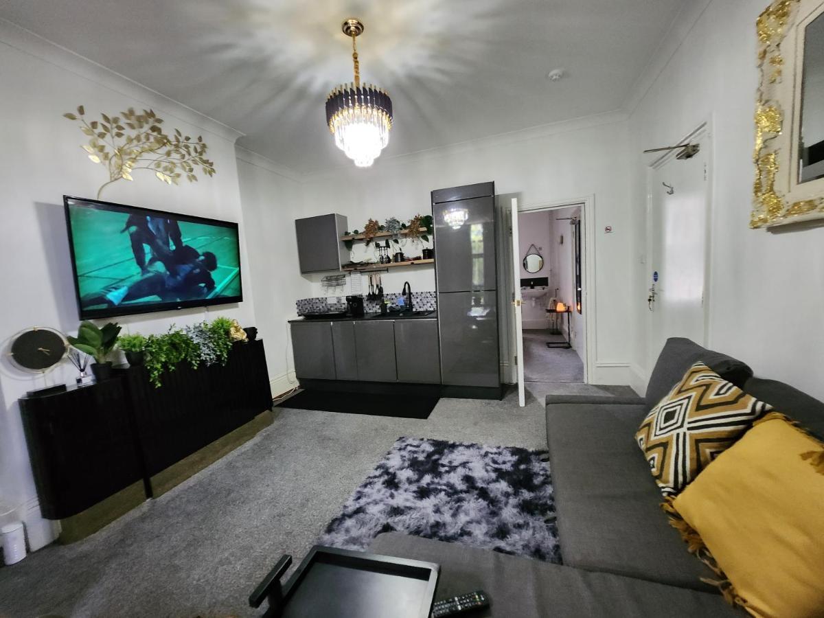 Quantock Lodge Vicarage 1 โรเชสเตอร์ ภายนอก รูปภาพ